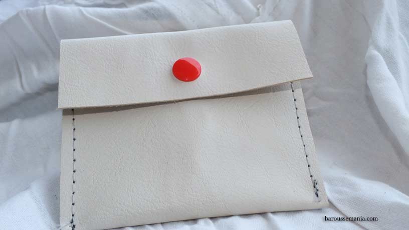 Red white purse pressure CB PC 33